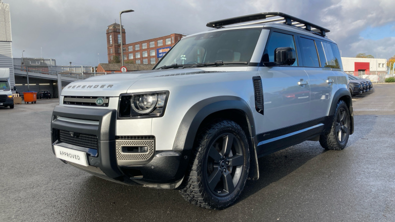 Land Rover Defender 3.0 D300 X-Dynamic HSE 110 5dr Auto Diesel Estate